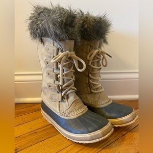 Sorel Joan of Arctic Waterproof Winter Boots in Fawn - size 7.5 women’s